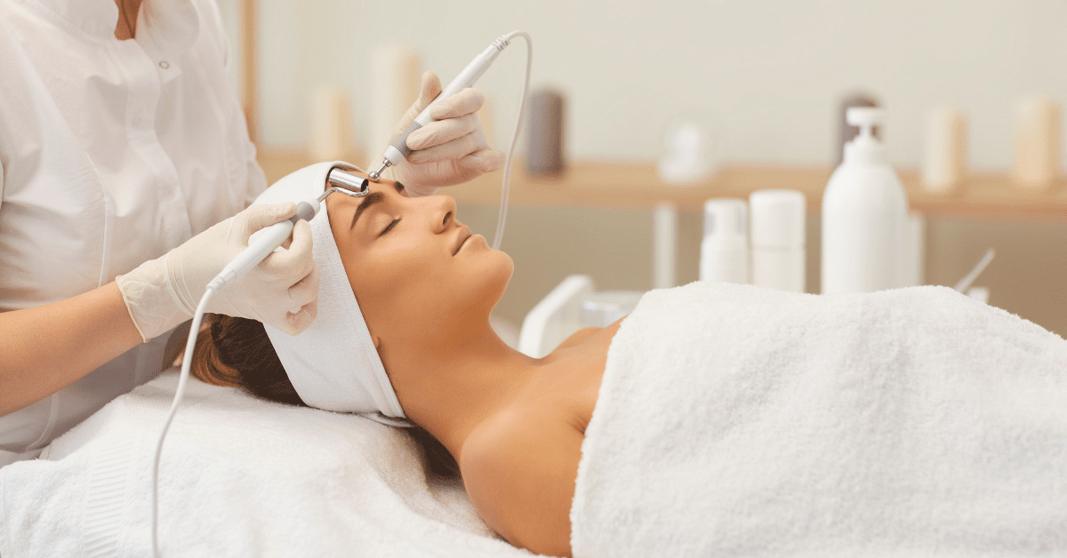 Microcurrent vs Microneedling 2024 Comparison